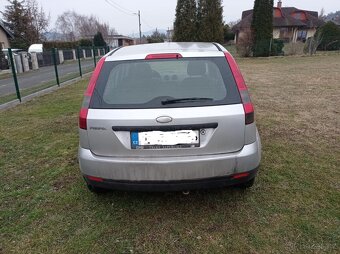 Ford Fiesta - 10