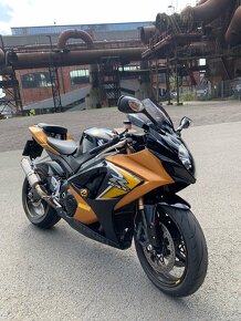 Suzuki gsxr 1000 - 10