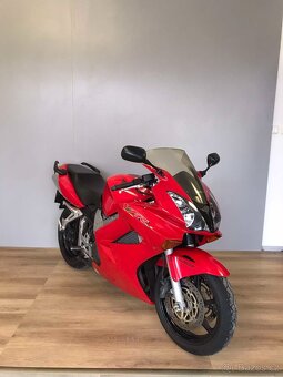 Honda VFR 800 VTEC - 10