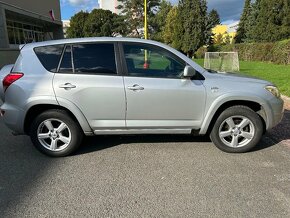 Toyota RAV 4 - spoustu věcí uděláno - 10