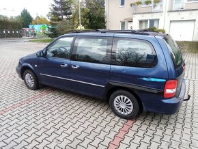 Kia Carnival 2,9 CRDI - 10