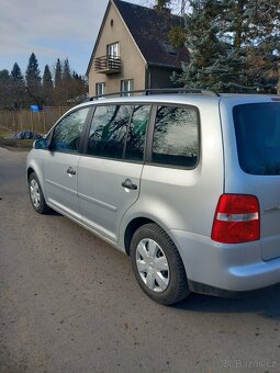 Volkswagen  touran 1.6 benzin rok 2007 - 10