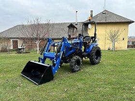 Traktor/ Malotraktor 4x4 s čelním nakladačem - 10