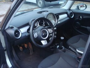 Mini Cooper 1.4i 70kw 2009 130tkm - 10