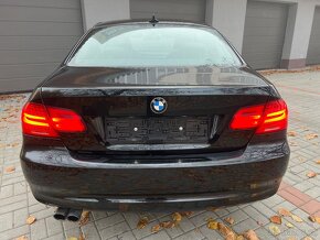 BMW E92 330i /2.MAJITEL/BI-XENON/LCI/SPORTPACKET/ - 10