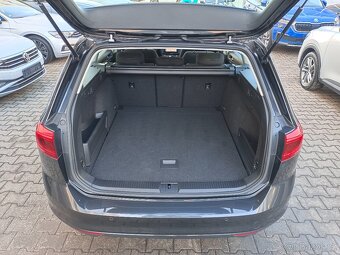 VW Passat B8 2.0TDI 110kW DSG Qi Matrix Webasto ACC Panorama - 10