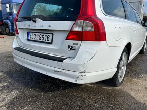 Volvo V70 2.4 D5 - náhradní díly - 10