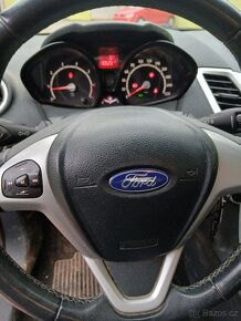 Ford fiesta - 10