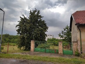 Stavební pozemek v obci Kozomín - 10