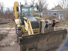 traktorbagr Komatsu WB93r rv2000 - 10