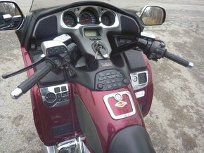 Honda GL 1800 Gold Wing ABS - 10