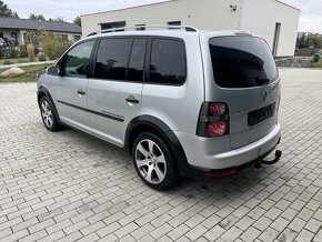 VW Touran CROSS 1.9 Tdi 77 kw 7 míst, závěs - 10