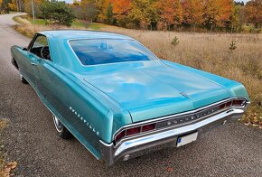 1965 Pontiac Bonneville Coupe - 10