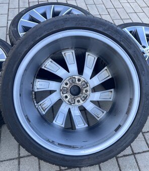 Octavia - 18” Pegasus + letní 225/40 Michelin 95% - 10