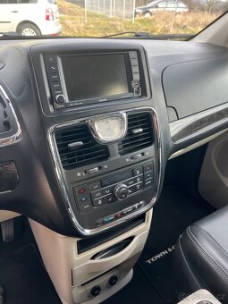 Chrysler Town&Country 3.6 LPG - 10