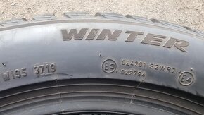 Zimní pneu 235/50/19 Pirelli - 10