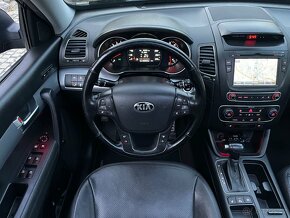 Kia Sorento 2.2CRDi 4x4 AUT KAM VÝHŘEV TAŽNÉ SERVISKA PANORA - 10