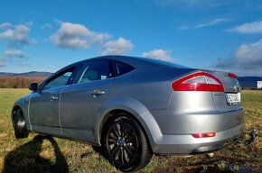 Ford Mondeo 2.0i - 10