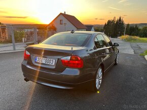 BMW E90 325i 160 kW - 10