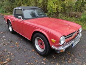 TRIUMPH TR6 1974 - 10