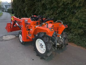 Japonský malotraktor Kubota B-40 s čelním nakladačem - 10