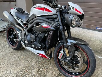 Triumph speed triple 1050 RS - 10