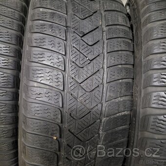 Zimní Pirelli 205/50R17 - 10