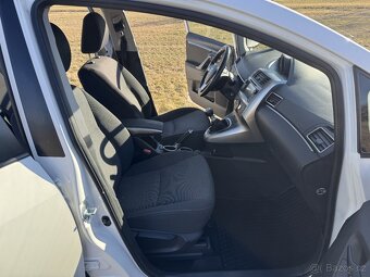 Toyota Verso 1.8i - 10