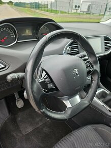 Peugeot 308 1.2i 81 Kw - 10