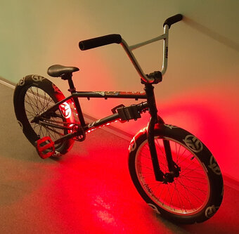 BMX kolo, rám 20.75, kola 20" - odolné, r. 2021. - 10