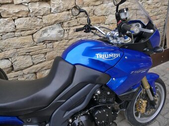 Triumph Tiger 1050 - 10