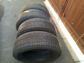 Prodám celoroční pneu Michelin 205/55 R16 DOT 4719 - 10