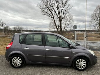 Renault Scenic 1.6i 16V - 10