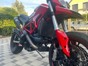 Ducati Hypermotard 939 - 10