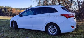 Prodám HYUNDAI i30 COMBI - 10