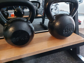 Ocelový kettlebell 4 - 32 kg - 10