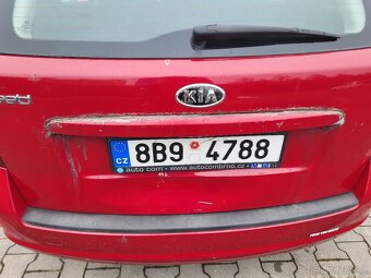 Kia Ceed SW 2008 - závada motoru, na díly či opravu - 10