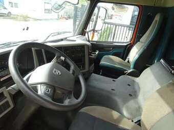 VOLVO FM 330/6x2/Nosič kontejnerů/Jeřáb 20T/M - 10