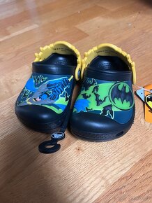 CROCS Batman CC Kids ve velikosti EUR 22/24 (C6/7) - svítící - 10