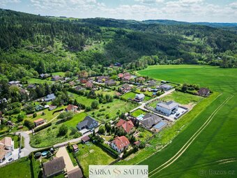 Prodej pozemku 1200m2 k výstavbě RD s výhledem na les v oblí - 10