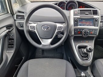 Toyota Verso,1.6D-4D,82KW,7MÍST,KAMERA,BEZ KOROZE,R.V.2015 - 10