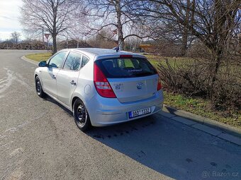 Hyundai I30 1.6 CRDI blue 85kw - 10