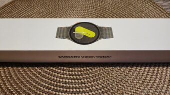 Samsung Galaxy Watch7 44mm zelené + Spigen Rugged Armor - 10