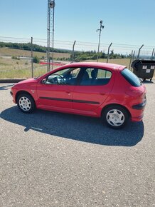 Peugeot 206 1.1i 44kW r.v.2006 nové v ČR jedena majitelka - 10