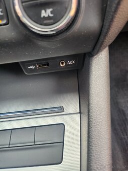 Škoda Octavia 3 kombi DSG vyhřívaná sedadla klima - 10