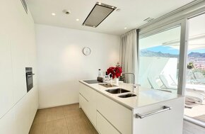 Na prodej krásný apartmán v luxusním komplexu, Tenerife - 10