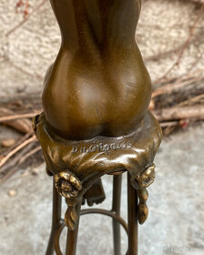 Bronzová soška figurka Nahá žena na židli Elegantni darky - 10