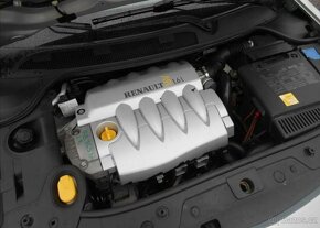 Renault Mégane 1,6 16V 83 kW Serviska KLIMA benzín manuál - 10