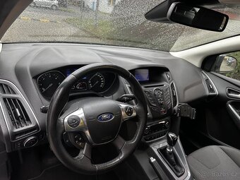 Ford Focus 1.6 TDCi Titanium Xenony Navi Tažné ALU R18 - 10