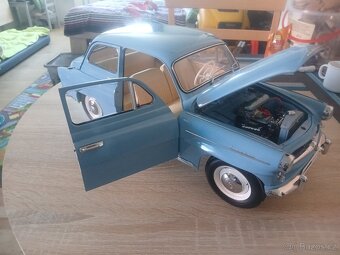 Skoda Octavia super 1959 deagostini měřítko 1:8 - 10